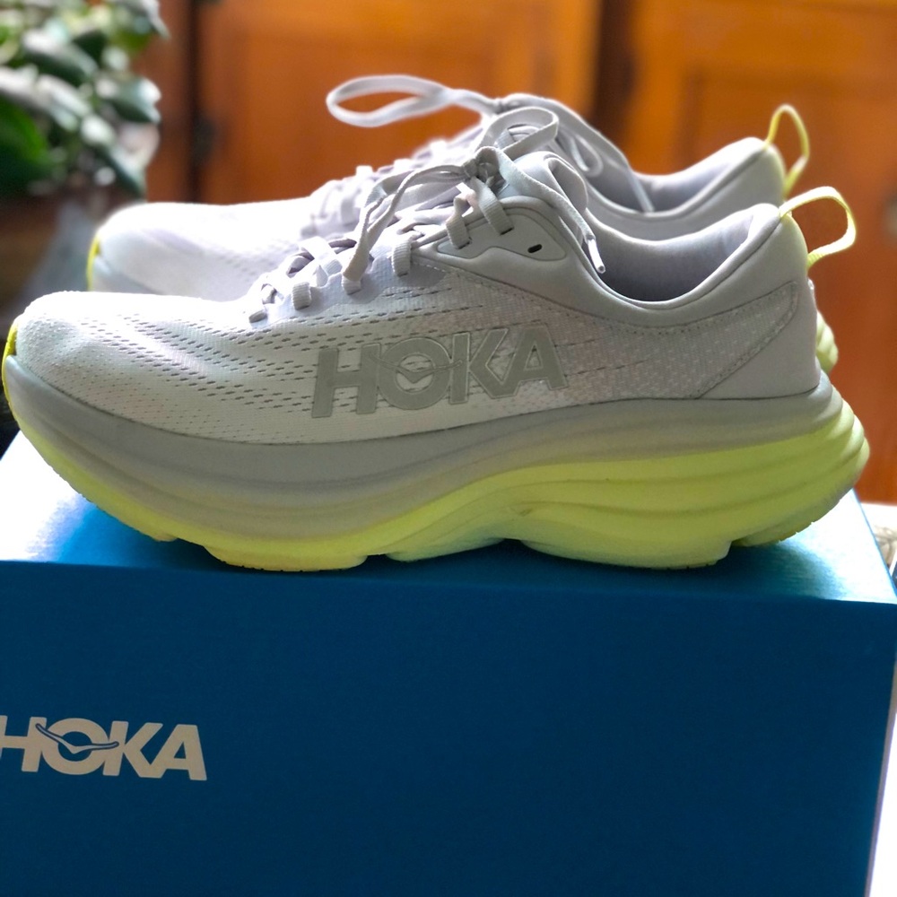 Women’s Bondi 8 Hokas Size 8.5 B, Like New, Nimbus Cloud/Luminary Green